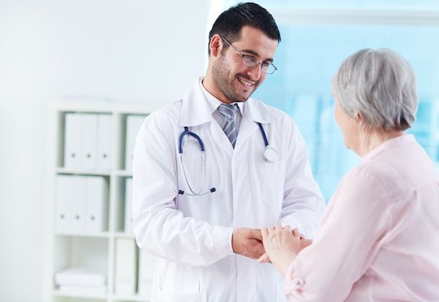 مدير عام الضمان الصحي يشارك في المنتدى الأول لحوكمة الإنترنت في العراق